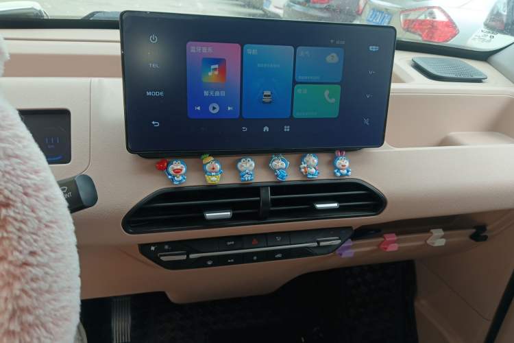 Used Geely Galaxy Panda 2023 Panda Mini 200km Endurance Bear Audio And AC Panel