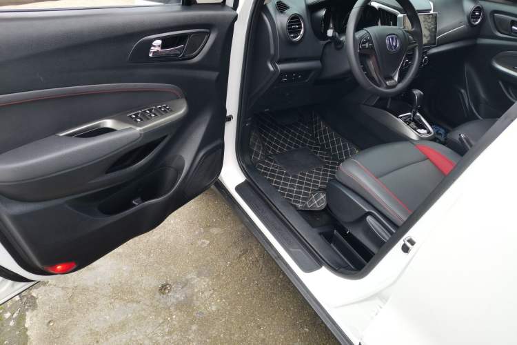 Used CHANGAN CS15 2016 1.5L Automatic Fashion Edition Driver Seat