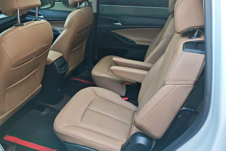 Used Buick GL6 2021 323T Mild Hybrid Connect Prestige Model
