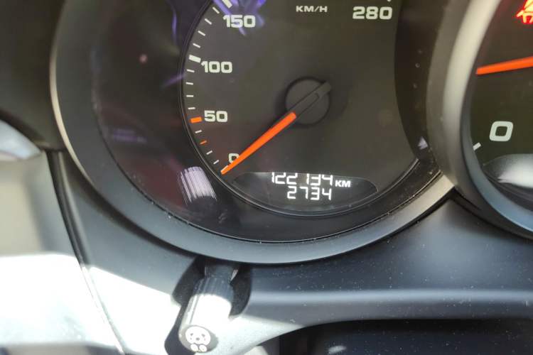 Used Porsche Macan 2014 Macan 2.0T Odometer Close Up