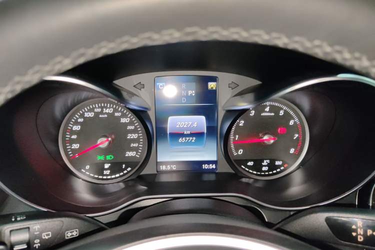 Used Mercedes-Benz GLC 2016 GLC 260 4MATIC Luxury Model Instrument Cluster