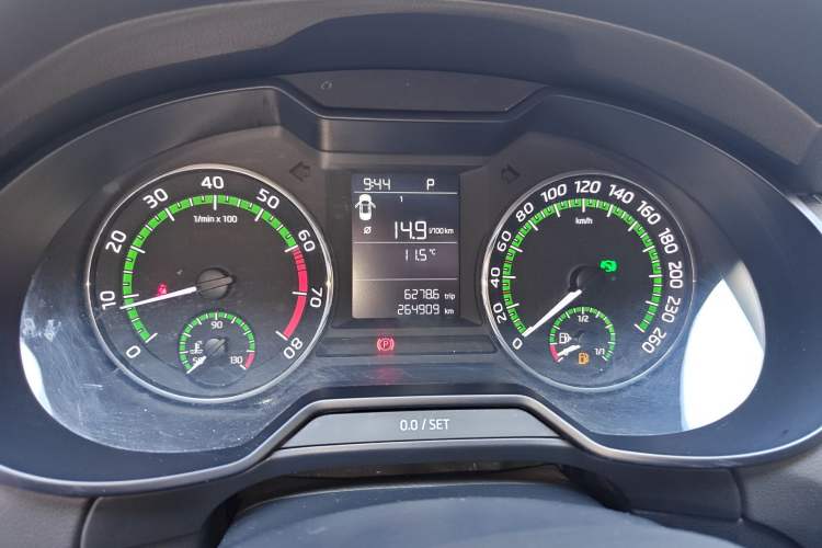 Used Skoda Octavia 2019 1.5L Automatic SmartDrive Comfort Edition China VI Standard Instrument Cluster