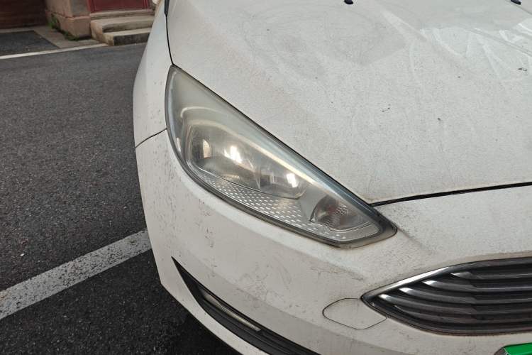 Used Ford Focus 2015 Sedan 1.6L Automatic Comfort Model
