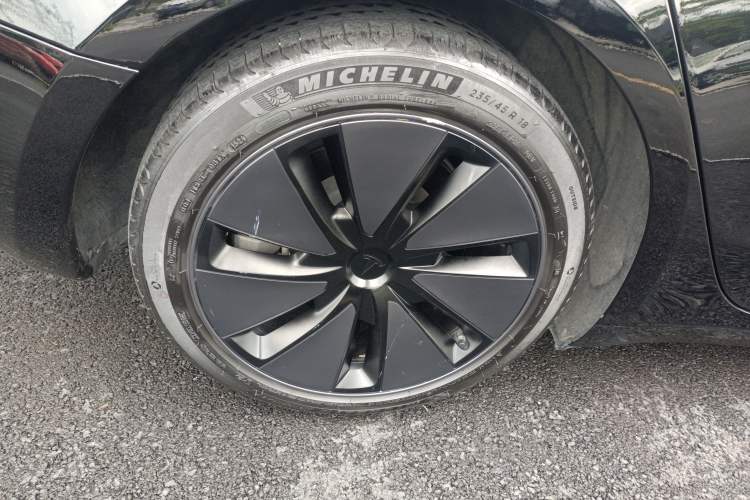 Used Tesla Model 3 2023 Rear-Wheel-Drive Version Right Rear Wheel Hub