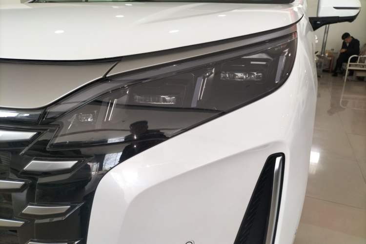 Used BYD Xia 2025 DM-i 1.5T 180km Excellence Model Left Front Headlight