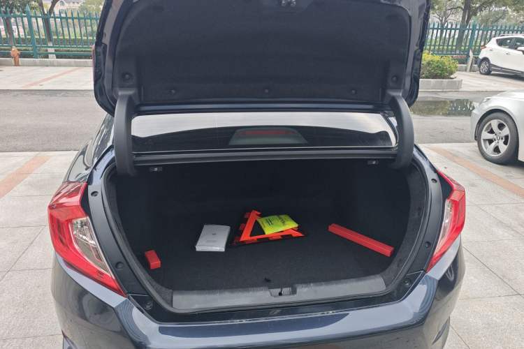 Used Honda Civic 2021 HATCHBACK 220TURBO CVT New Trendsetter
