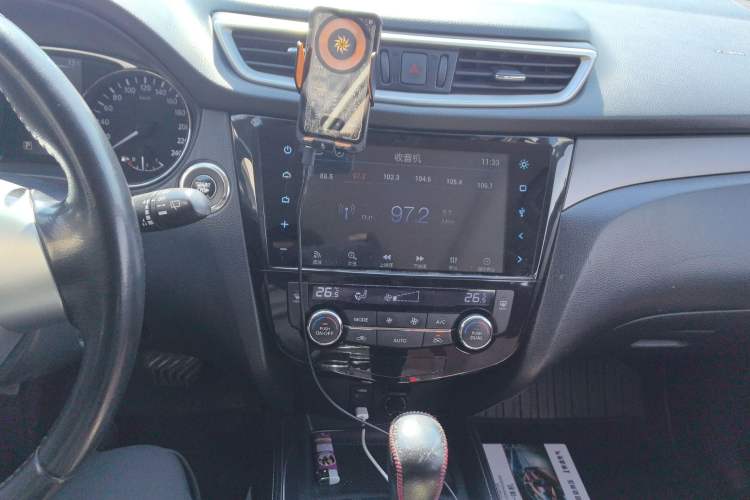 Used Nissan X-Trail 2014 2.0L CVT Comfort Edition 2WD Audio And AC Panel