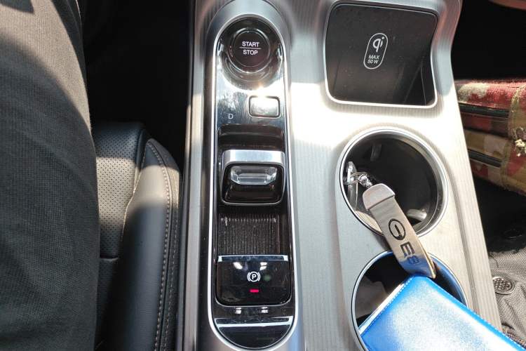 Used GAC Trumpchi E8 New Energy 2024 150km Longteng Starry Night Edition Gear Lever