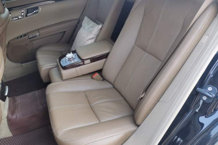 Used Mercedes-Benz S-Class 2008 S 350 L 4MATIC Left Rear Seat