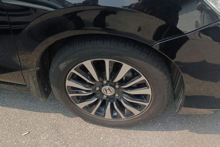 Used Honda Crider 2015 1.8L automatic comfort version Exterior 5