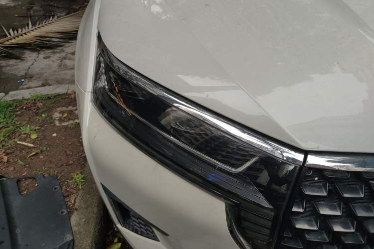 Used Venucia Star 2020 260T Automatic 48V Mild Hybrid Turbocharged Starry Edition Right Front Headlight