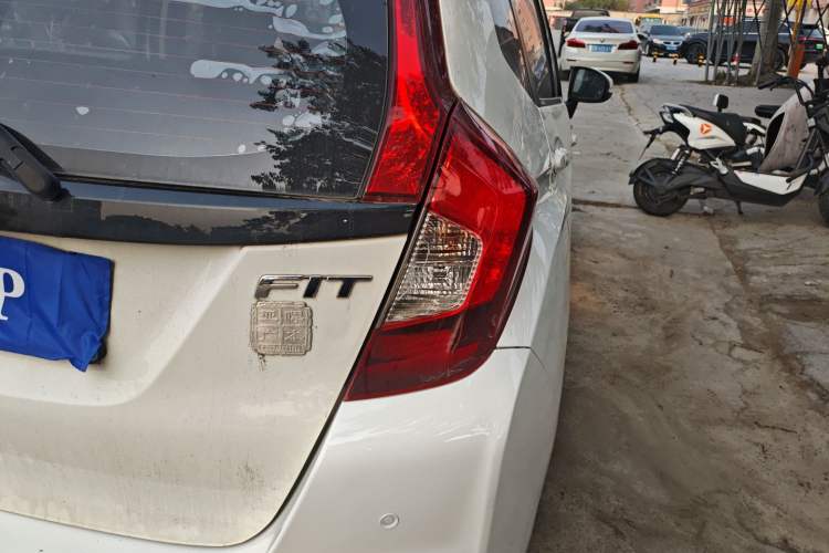 Used Honda Fit 2016 1.5L LX CVT Comfort Model Right Rear Taillight