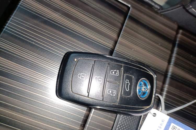 Used Toyota SIENNA 2021 2.5L Hybrid Premium Edition