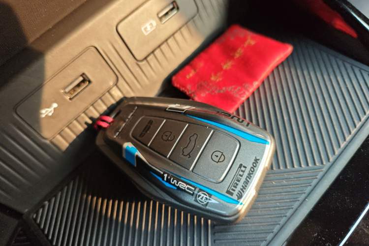 Used Geometry E Firefly 2024 301km Flowing Light
