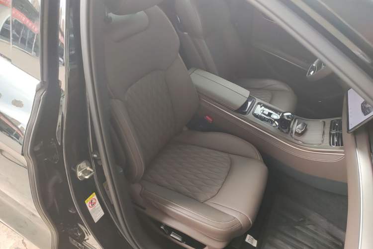 Used BYD Han 2023 DM-i Champion Edition 121KM Prestige Model
