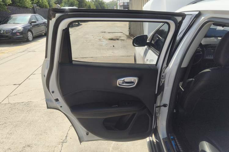 Used Jeep Compass 2017 200T Automatic Family Edition