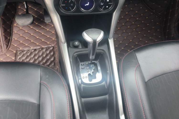 Used Citroen C3-XR 2015 1.6L Automatic Pioneer Model Gear Lever