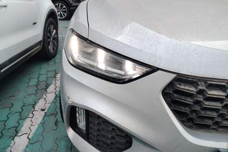 Used Wey VV5 2017 2.0T Flagship Edition Right Front Headlight