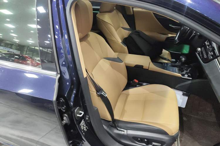 Used Lexus ES 2021 200 Excellence Edition
