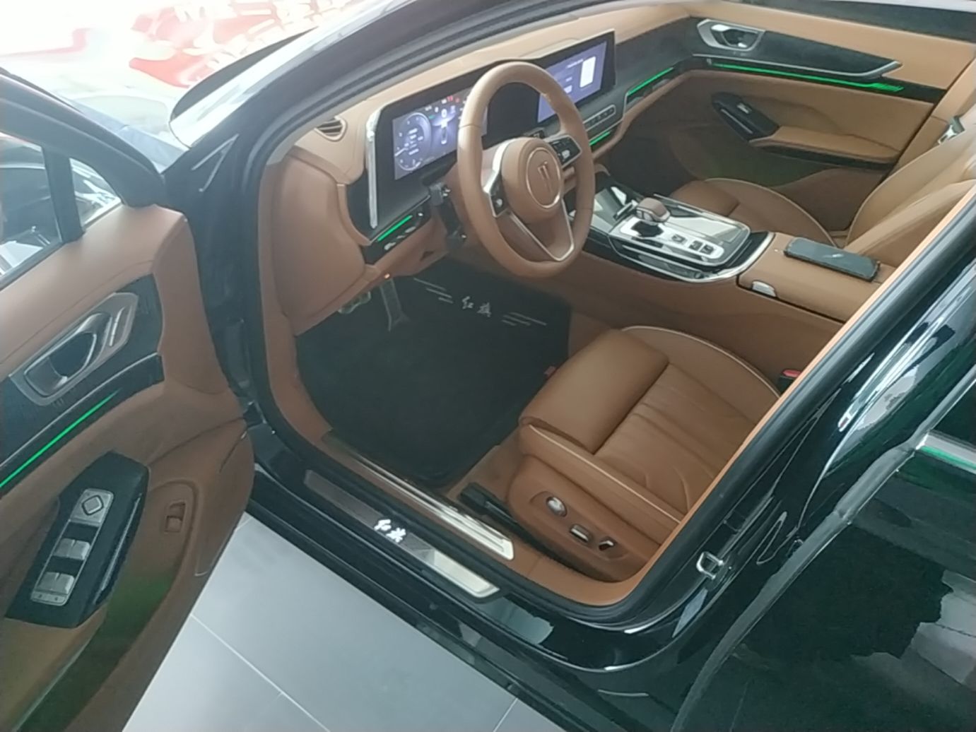 Hongqi H9 2025 2.0T Two-Wheel-Drive Flagship Luxury Business Edition 5 Seats — снимка 20