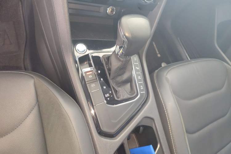 Used Volkswagen Tiguan L 2021 330TSI Automatic Two-Wheel Drive R-Line Enhanced Edition