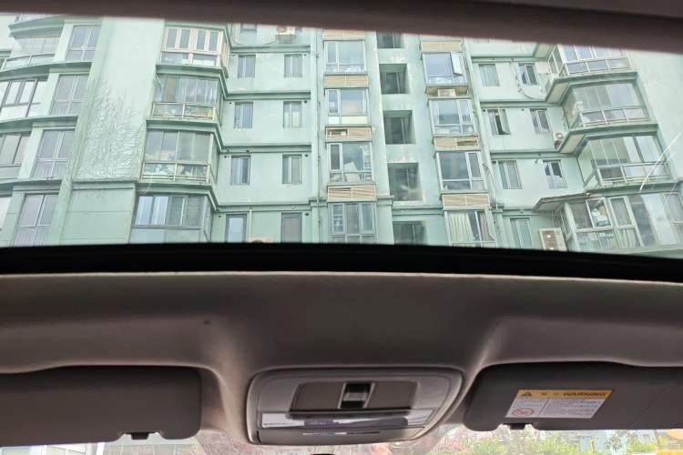 Used Roewe i6 New Energy 2017 45T Hybrid Connect & Smart Enjoyment Edition Headliner