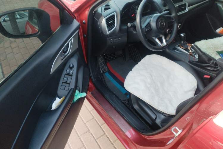 Used Mazda 3 Axela 2017 Sedan 1.5L Automatic Comfort Model Emission Standard China V Driver Seat