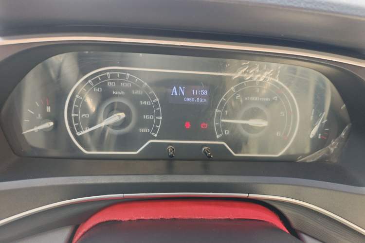 Used SAIC MAXUS Xintu V80 2023 2.0T PLUS AMT City Edition Short Wheelbase Ultra-Low Roof 5/6-Seater