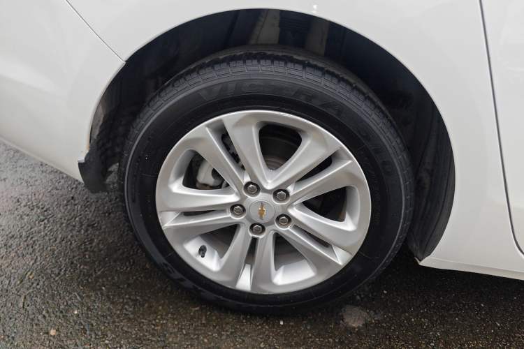 Used Chevrolet Cruze 2016 1.5L Manual Elite Edition Right Rear Wheel Hub