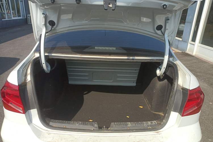 Used Volkswagen Jetta 2017 1.4L Manual Fashion Edition
