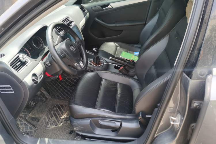 Used Volkswagen Sagitar 2012 1.4TSI Manual Luxury Model
