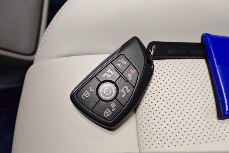 Used Buick GL8 New Energy 2024 Lu Zun Luxury Edition 6-Seater Vehicle Key