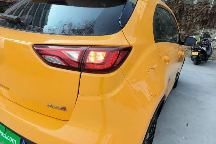 Used Dongfeng Aeolus AX4 2018 1.6L DCT Trendy & Stylish Model with Sunroof
