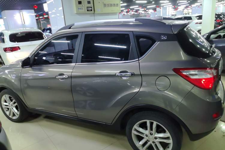 Used CHANGAN CS35 2015 1.6L Automatic Luxury Model China IV Standard
