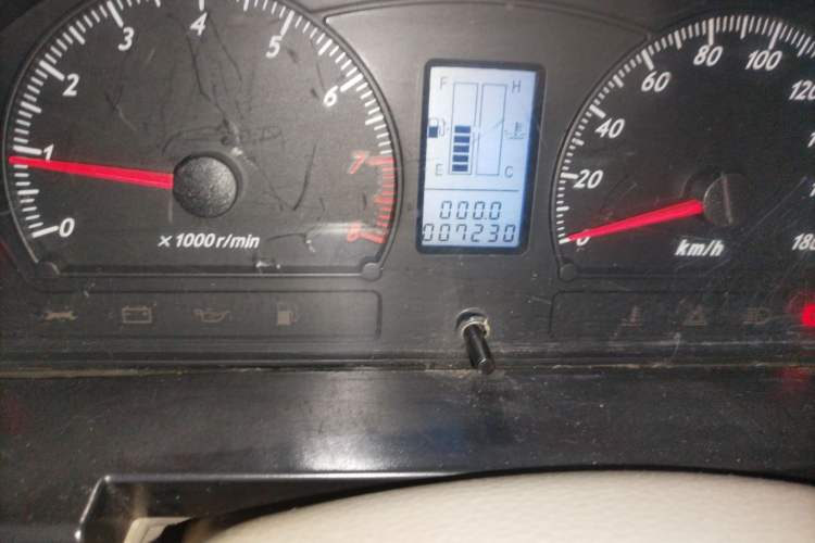 Used Jinbei Starfish A9 2011 1.0L Luxury Edition Odometer Close Up