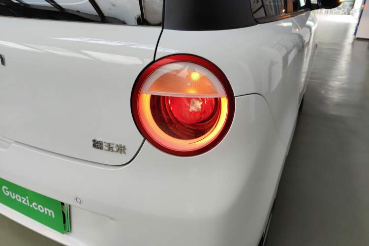 Used CHANGAN NEVO Lumin 2023 205km Xiangqin Version Right Rear Taillight