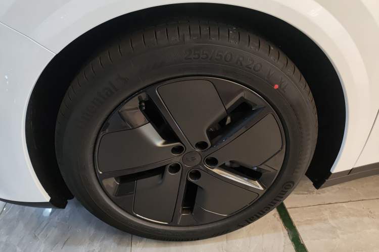 Used Li Auto i8 2025 Model Standard Version Left Front Wheel Hub