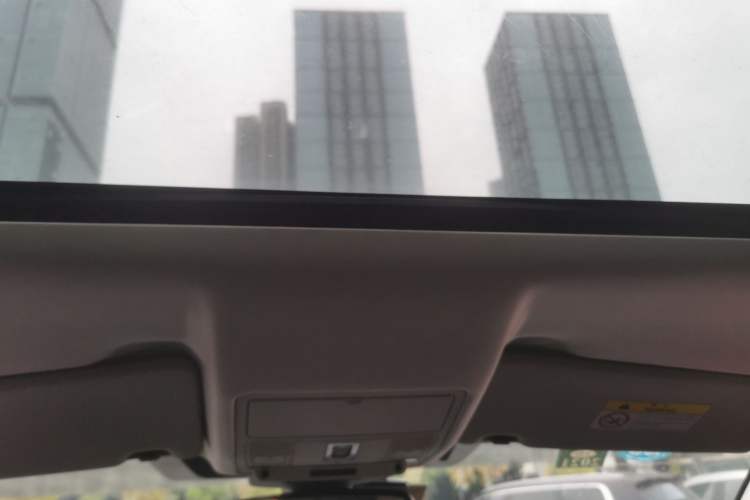 Used Land Rover Discovery Sport 2018 240 PS SE Version
