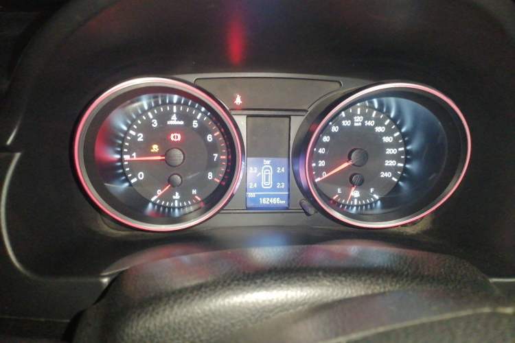 Used Haval H6 2015 Revised Version Sport Edition 1.5T Manual Transmission Two-Wheel Drive Elite Grade Instrument Cluster