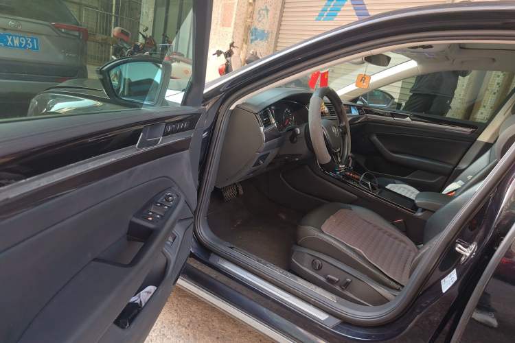 Used Volkswagen Phideon 2018 Revised Version 380TSI Two-Wheel Drive Business Edition