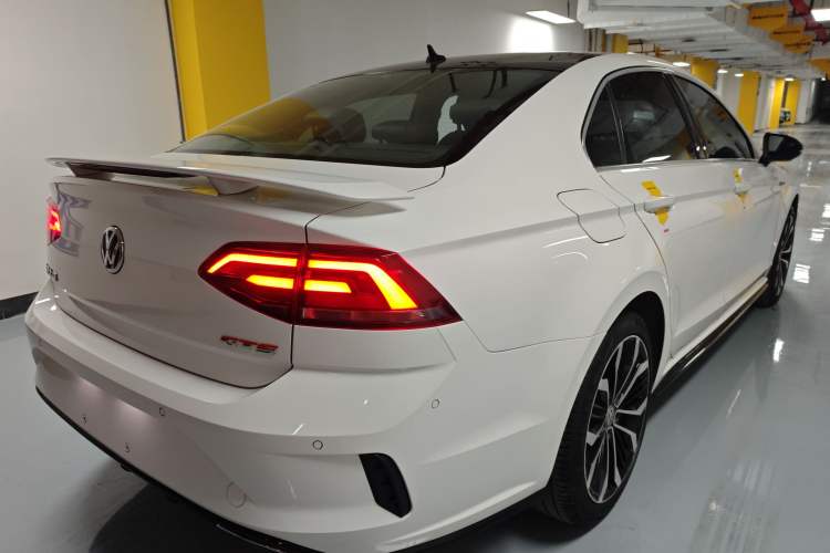 Used Volkswagen Lamando 2017 2.0T GTS
