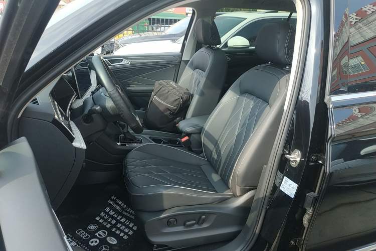 Used Volkswagen Tiguan L 2024 330TSI Automatic Two-Wheel Drive R-Line Enhanced Edition Left Front Seat