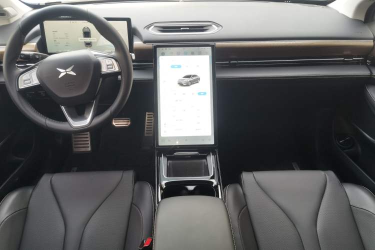 Used XPeng P5 2022 550E Center Console