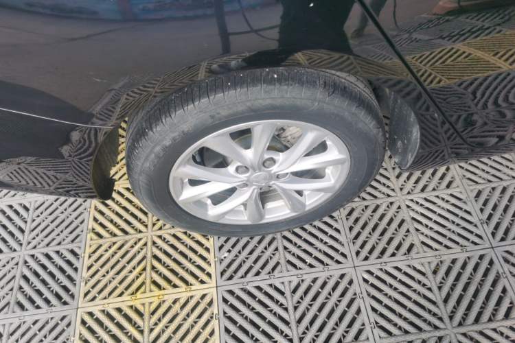 Used Roewe i5 2019 1.5L Automatic 4G Connected Langyue Edition
