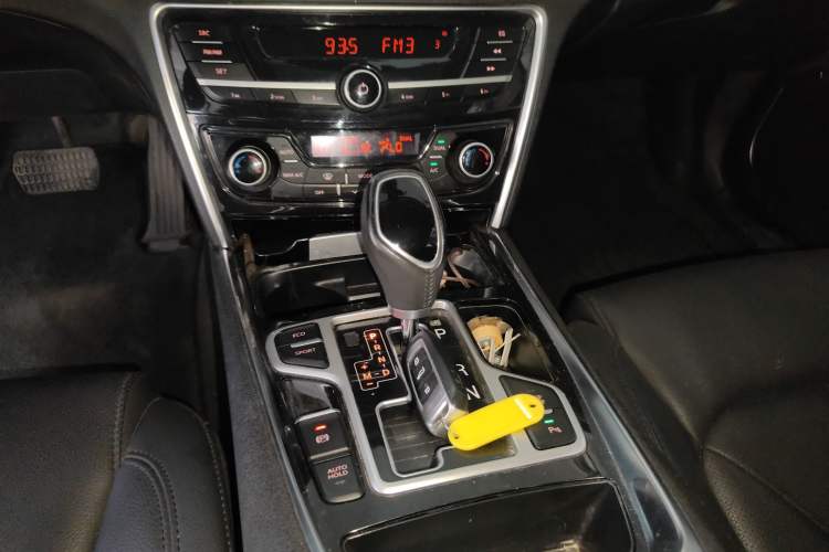 Used Geely Auto Emgrand GT 2016 2.4L Comfort Version Gear Lever