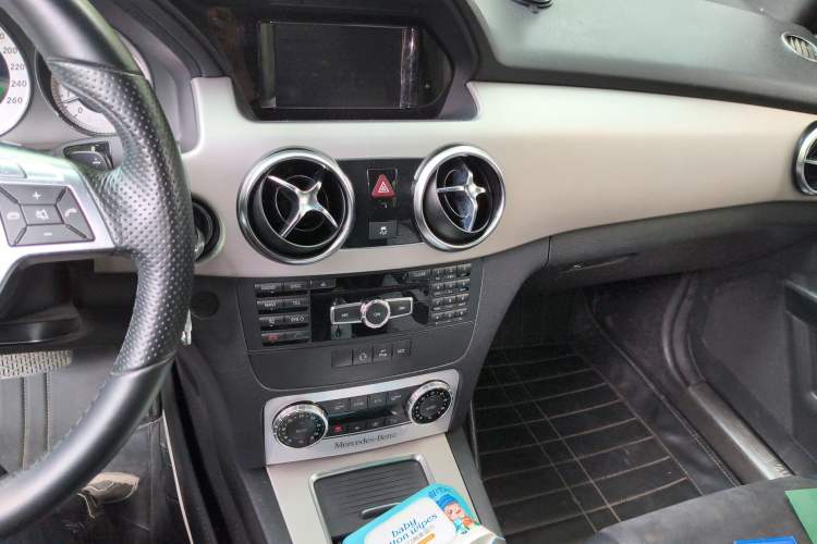 Used Mercedes-Benz GLK-Class 2014 GLK 200 Standard Model Audio And AC Panel