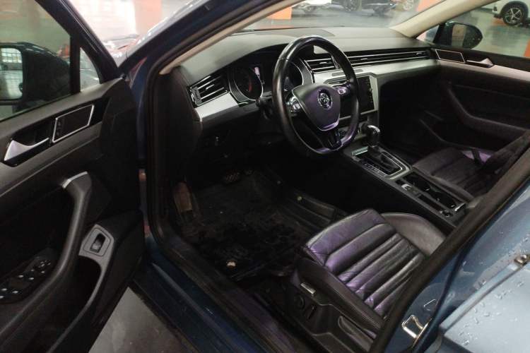 Used Volkswagen Variant 2018 380TSI Two-Wheel Drive Comfort Edition