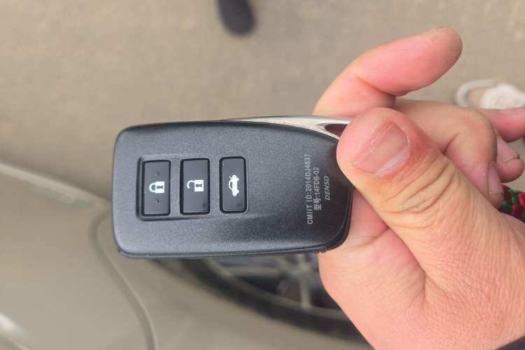 Used Lexus ES 2015 300h Comfort Edition
