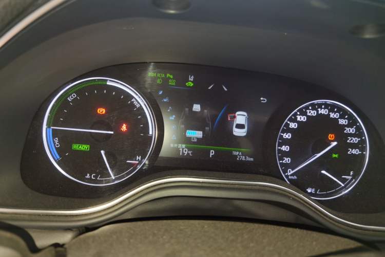 Used Toyota Avalon 2019 Dual-Engine 2.5L XLE Prestige Version China VI Standard
