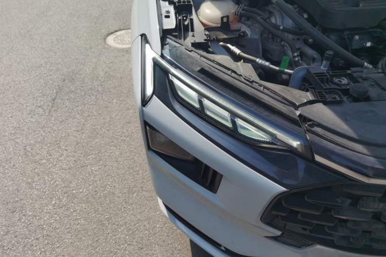 Used Ford Mondeo 2023 EcoBoost 180 Luxury Model Right Front Headlight